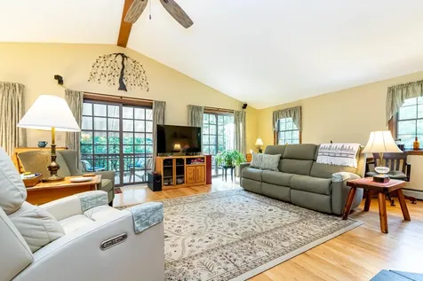 13 Evans Road Hebron NH 03241