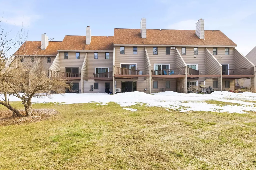 42 Heritage Condo Way Woodstock VT 05091