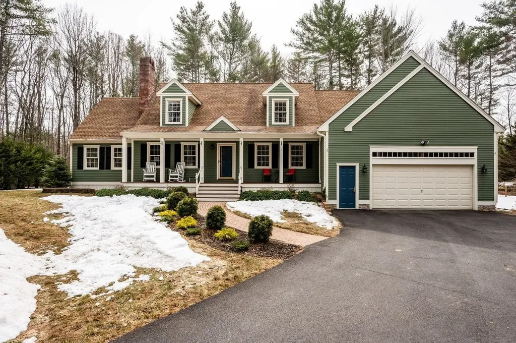 12 Spencer Lane Lee NH 03861