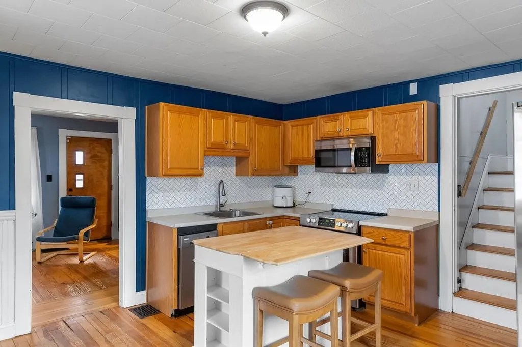 36 S Maple Street Manchester NH 03103