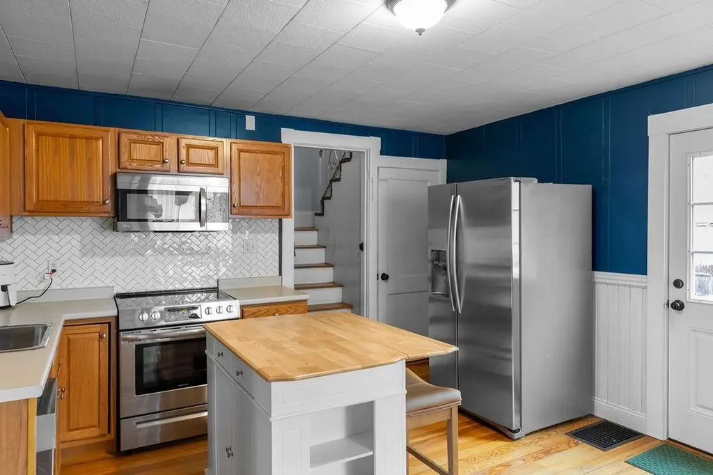 36 S Maple Street Manchester NH 03103