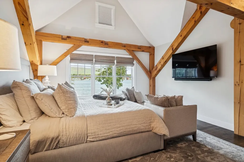 24 Dew Point Lane Center Harbor NH 03226