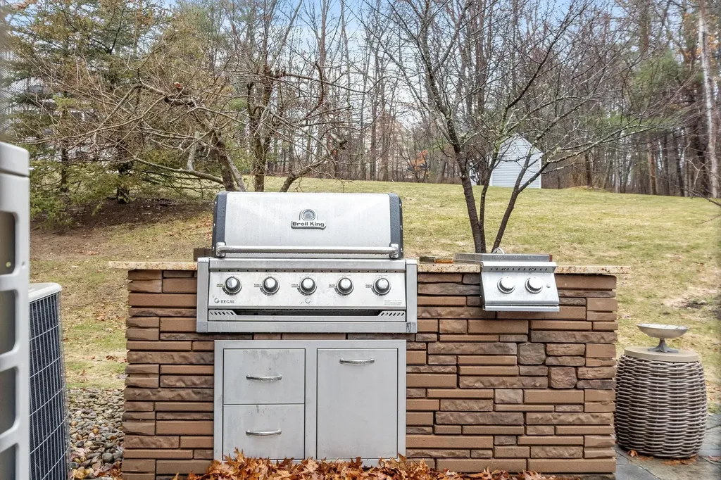 15 Appleton Road Windham NH 03087