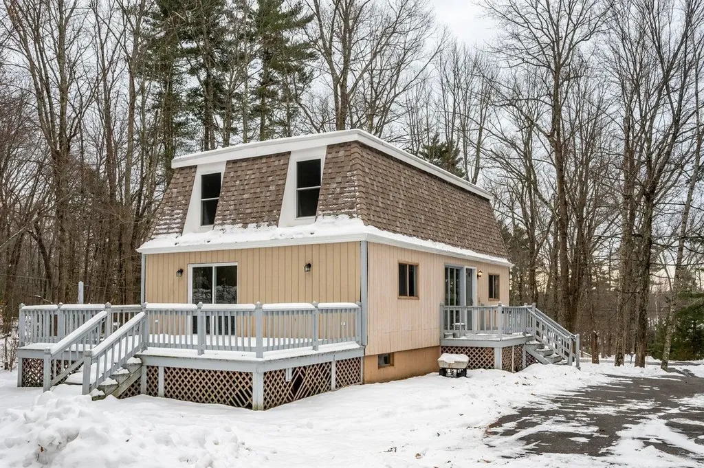 87 Edgewater Drive Barrington NH 03825