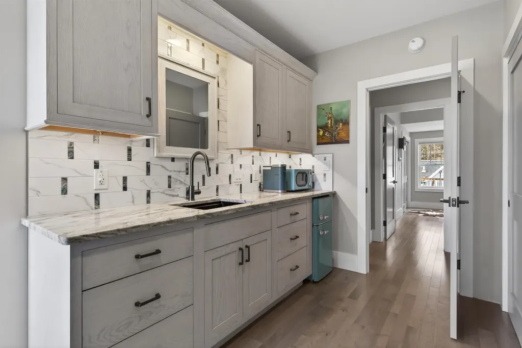 44 Centenary Avenue Laconia NH 03246