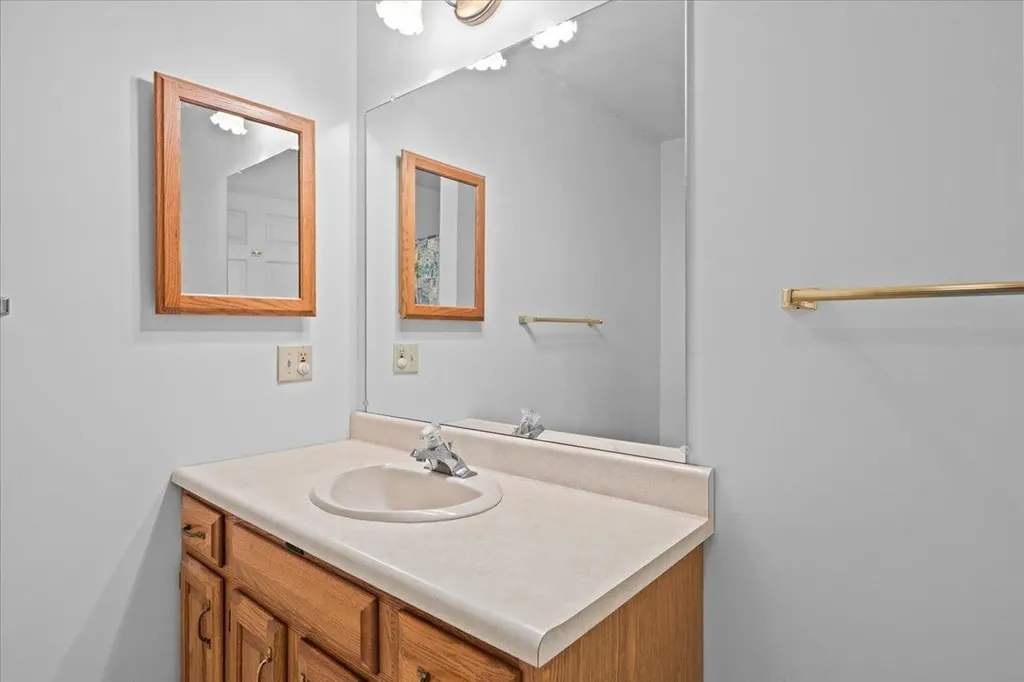 16 Clover Drive Essex VT 05452