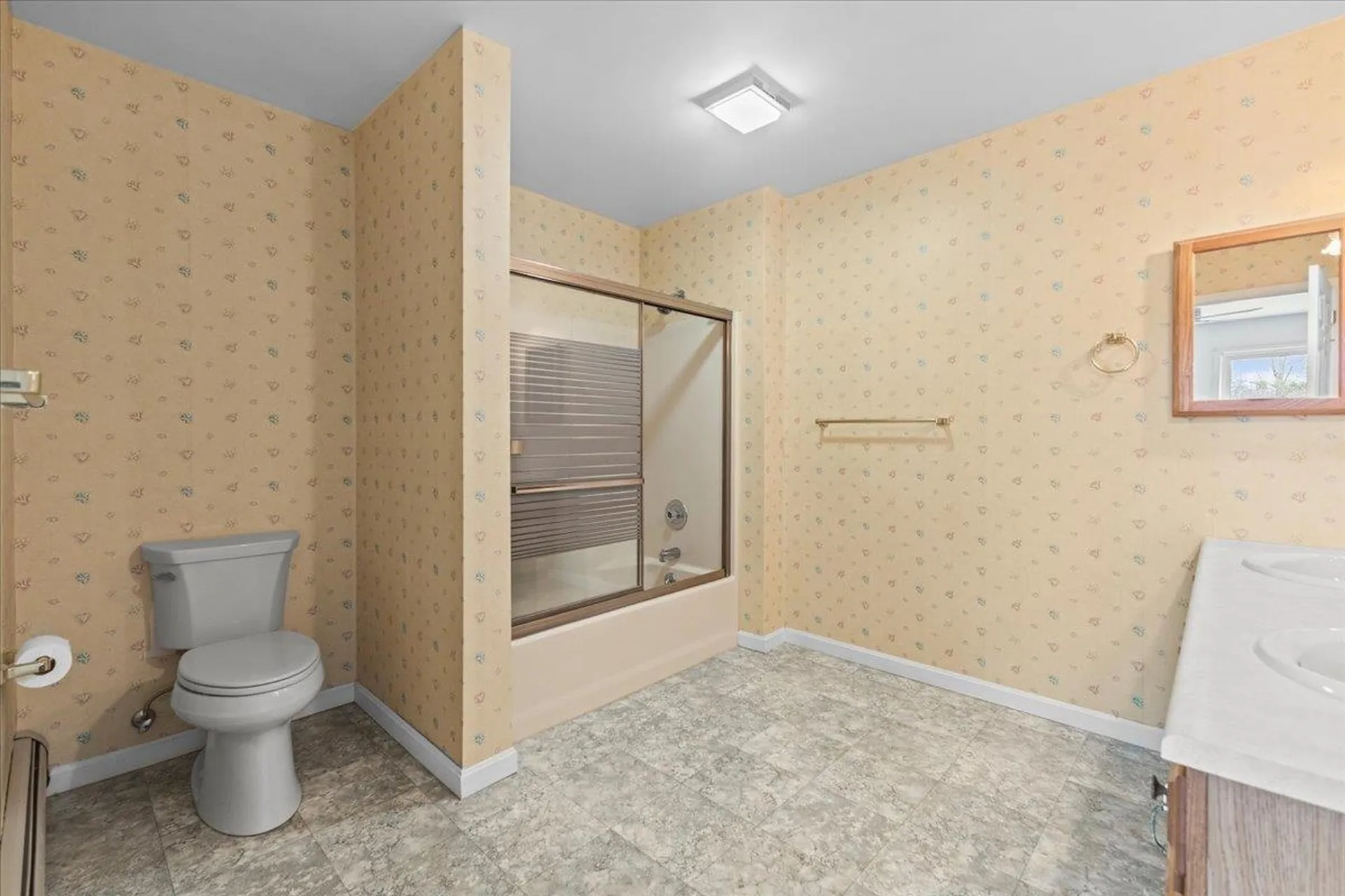 16 Clover Drive Essex VT 05452