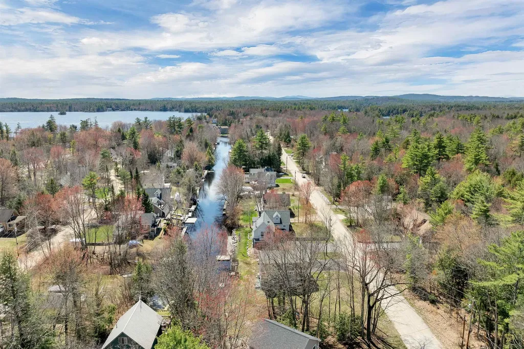 59 Sunrise Drive Moultonborough NH 03254