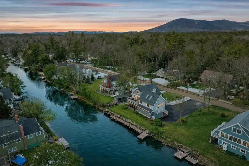 59 Sunrise Drive Moultonborough NH 03254