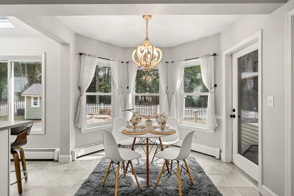 71 Deerwood Hollow Chester NH 03036
