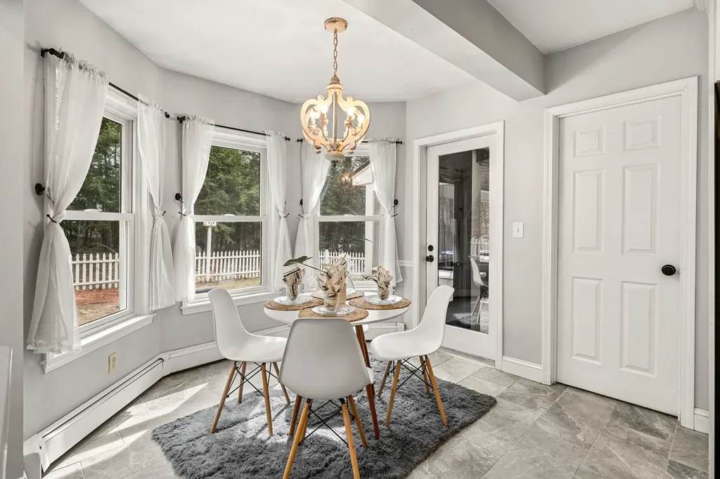 71 Deerwood Hollow Chester NH 03036