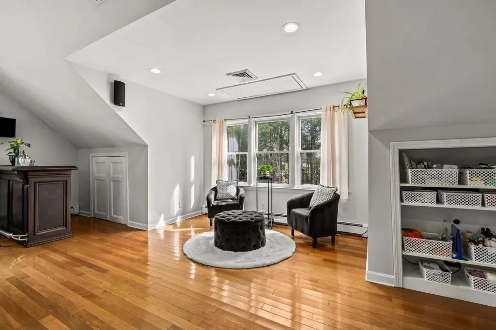 71 Deerwood Hollow Chester NH 03036