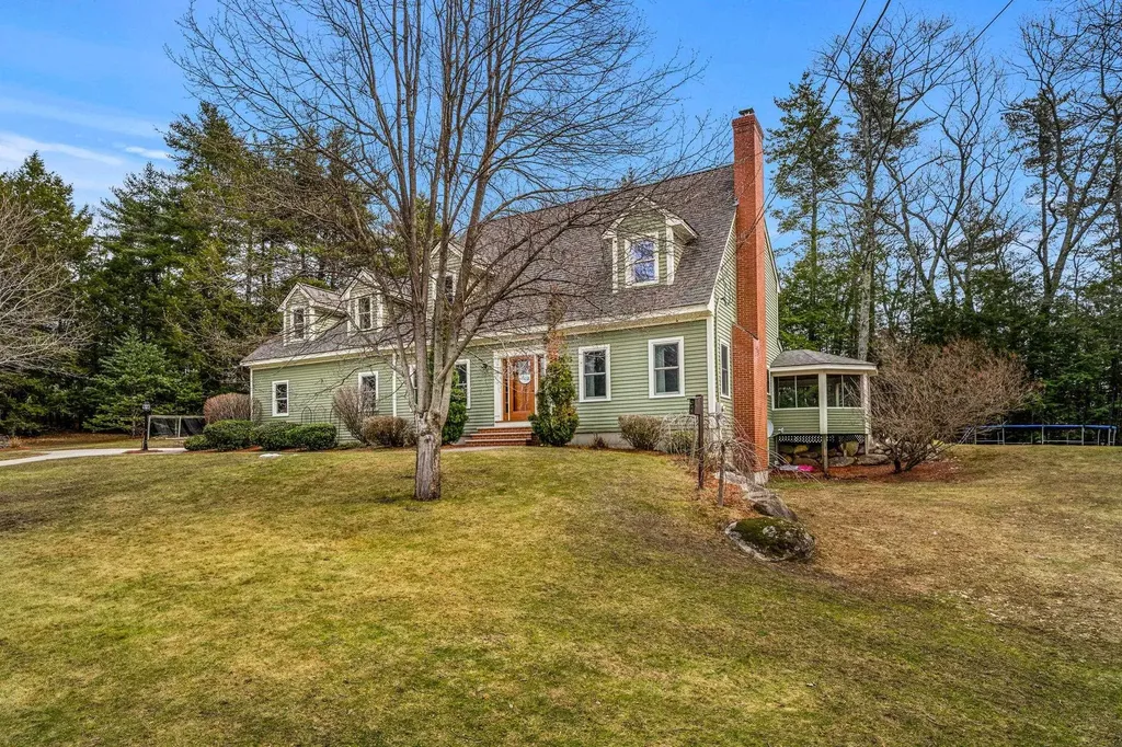 71 Deerwood Hollow Chester NH 03036