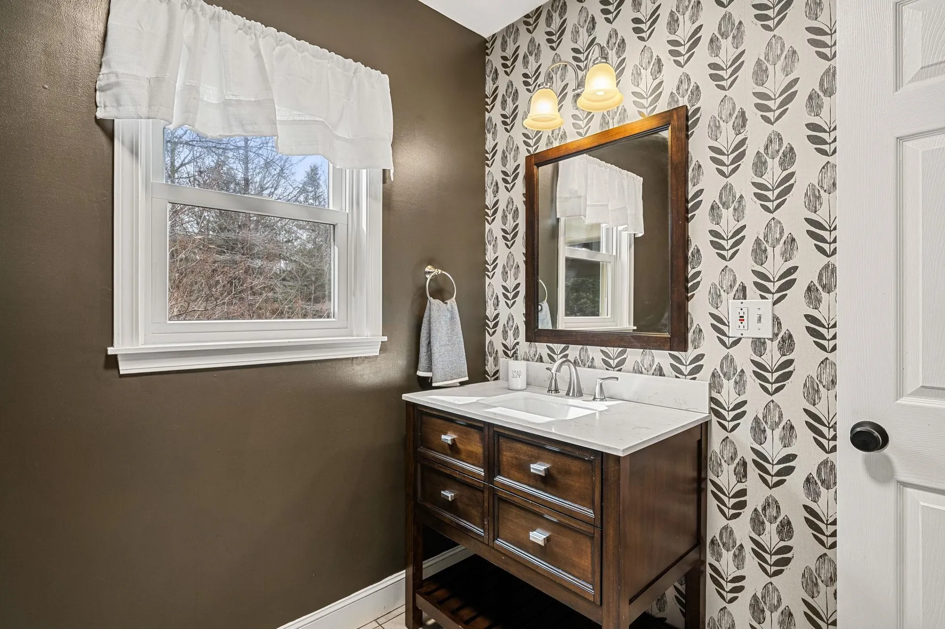 71 Deerwood Hollow Chester NH 03036