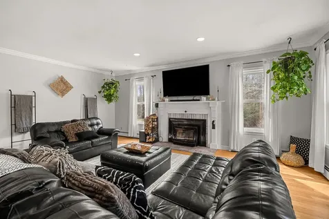 71 Deerwood Hollow Chester NH 03036