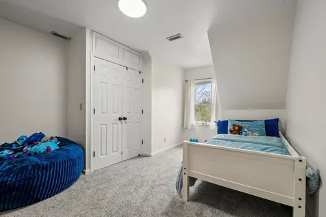 71 Deerwood Hollow Chester NH 03036