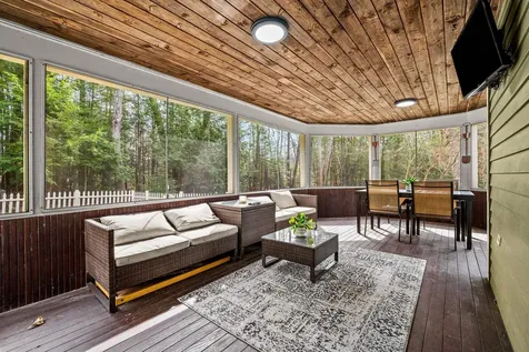 71 Deerwood Hollow Chester NH 03036