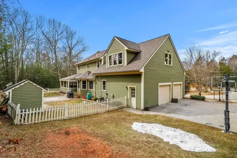 71 Deerwood Hollow Chester NH 03036