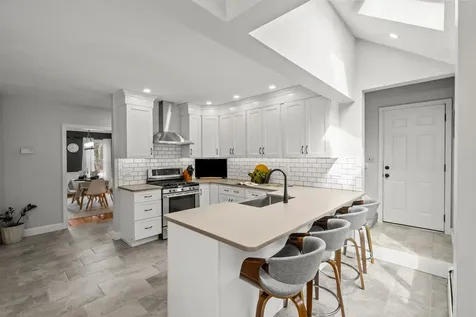 71 Deerwood Hollow Chester NH 03036