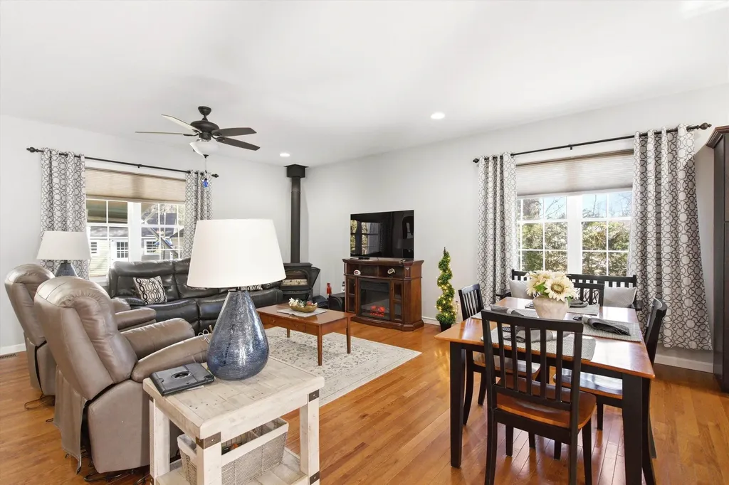 12 Rocky Hill Road Nottingham NH 03290