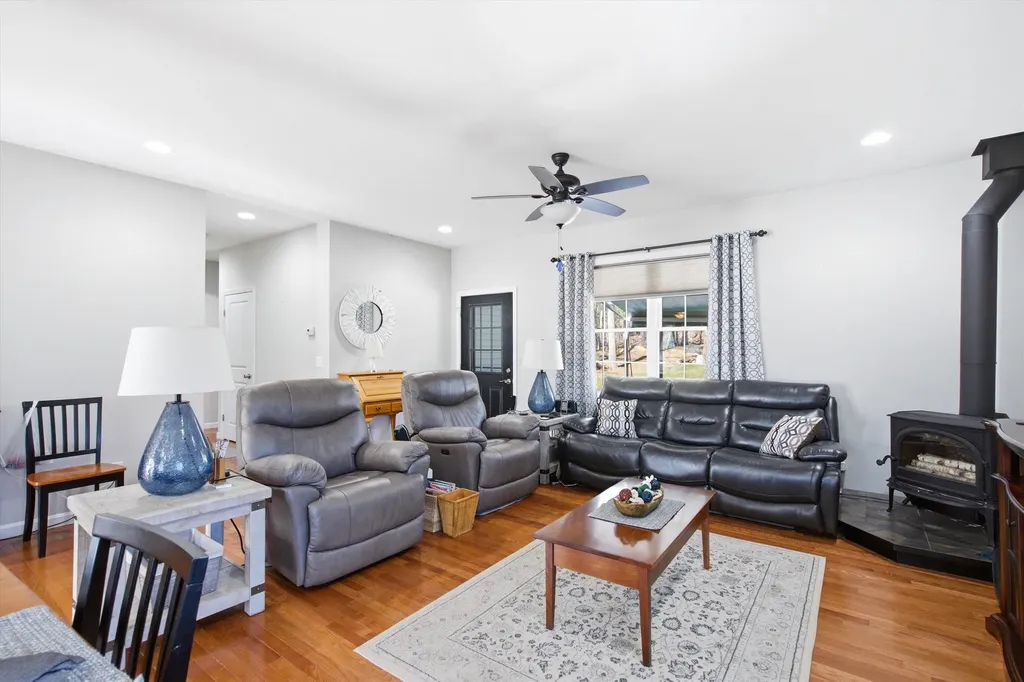 12 Rocky Hill Road Nottingham NH 03290