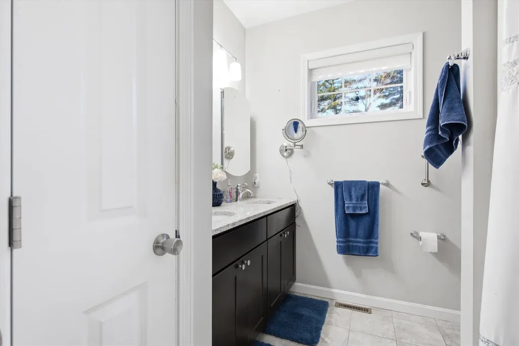 12 Rocky Hill Road Nottingham NH 03290