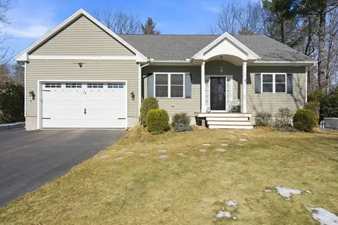 12 Rocky Hill Road Nottingham NH 03290
