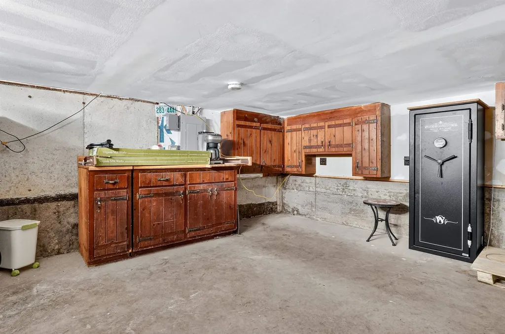 6 Homestead Drive Derry NH 03038