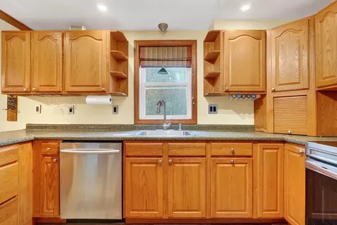 6 Homestead Drive Derry NH 03038