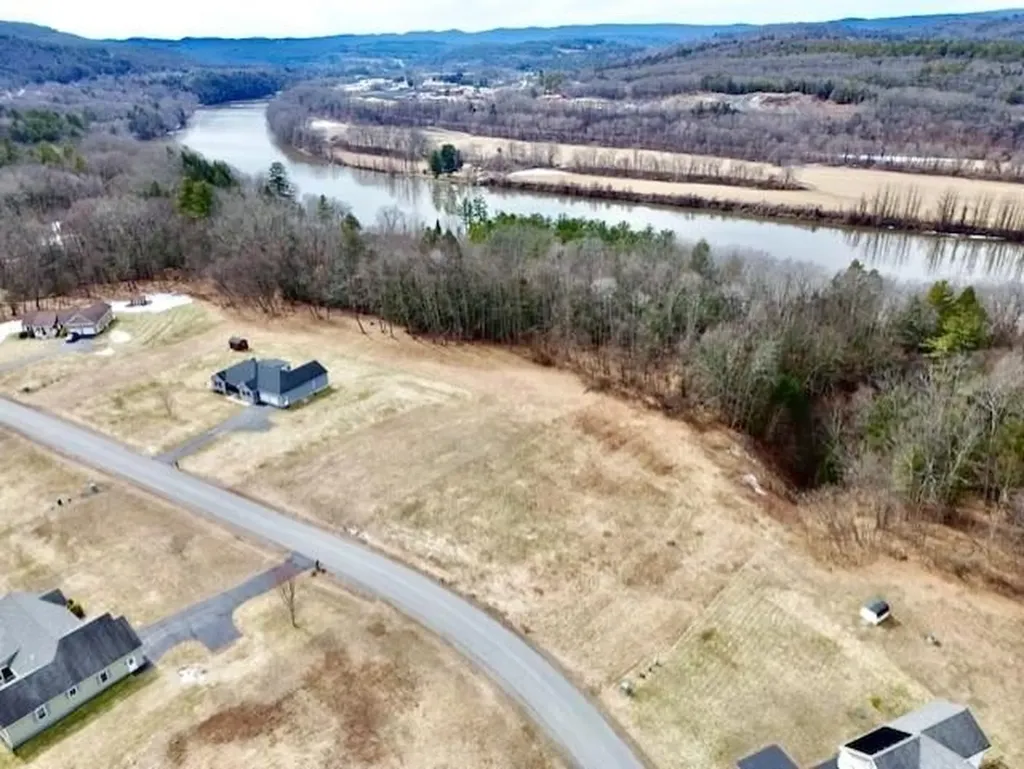 000 Mckenna Way Chesterfield NH 03466