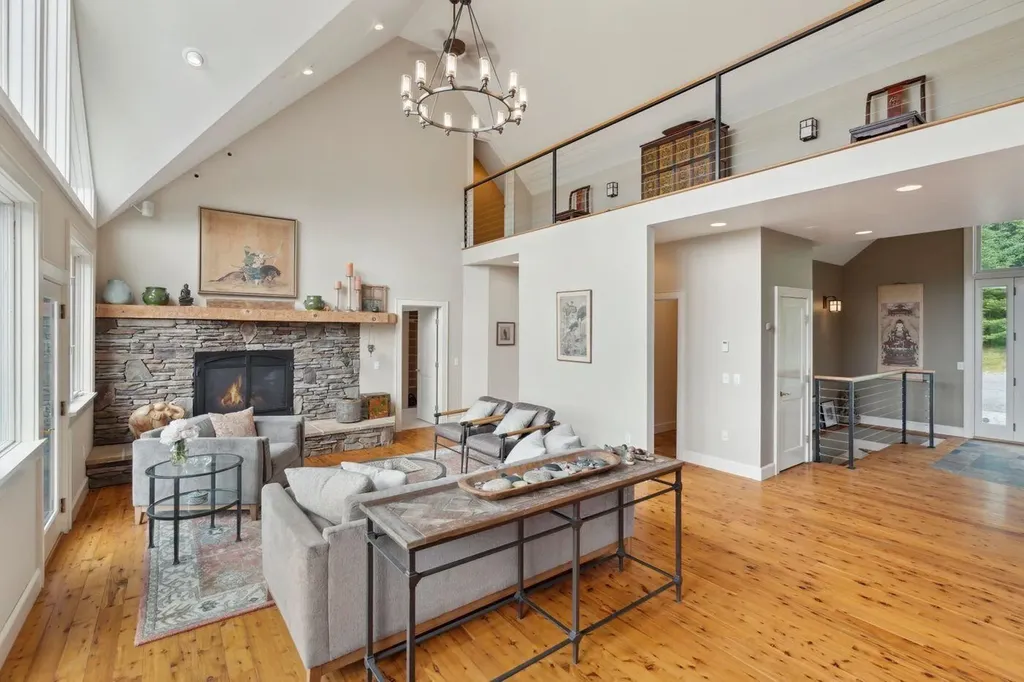 237 Points North Road Stowe VT 05672