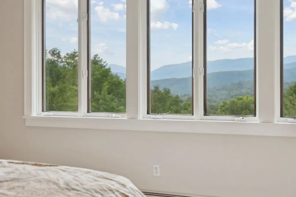 237 Points North Road Stowe VT 05672