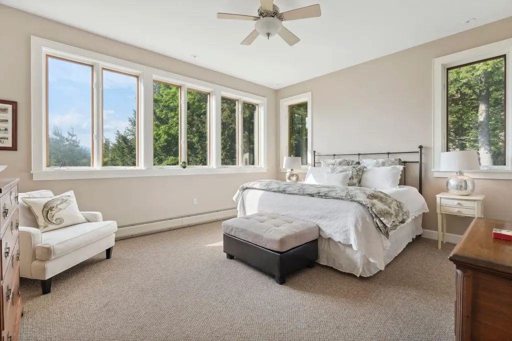 237 Points North Road Stowe VT 05672