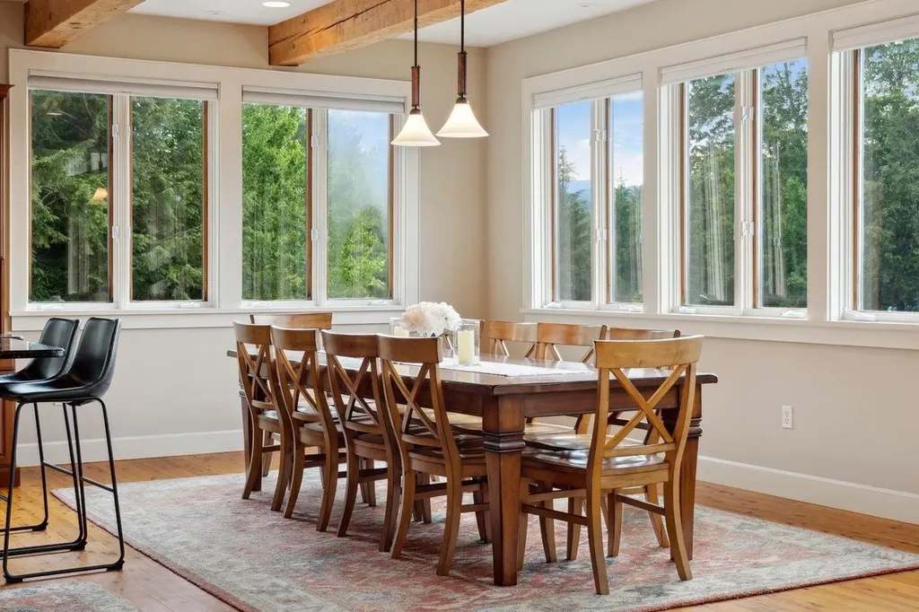 237 Points North Road Stowe VT 05672