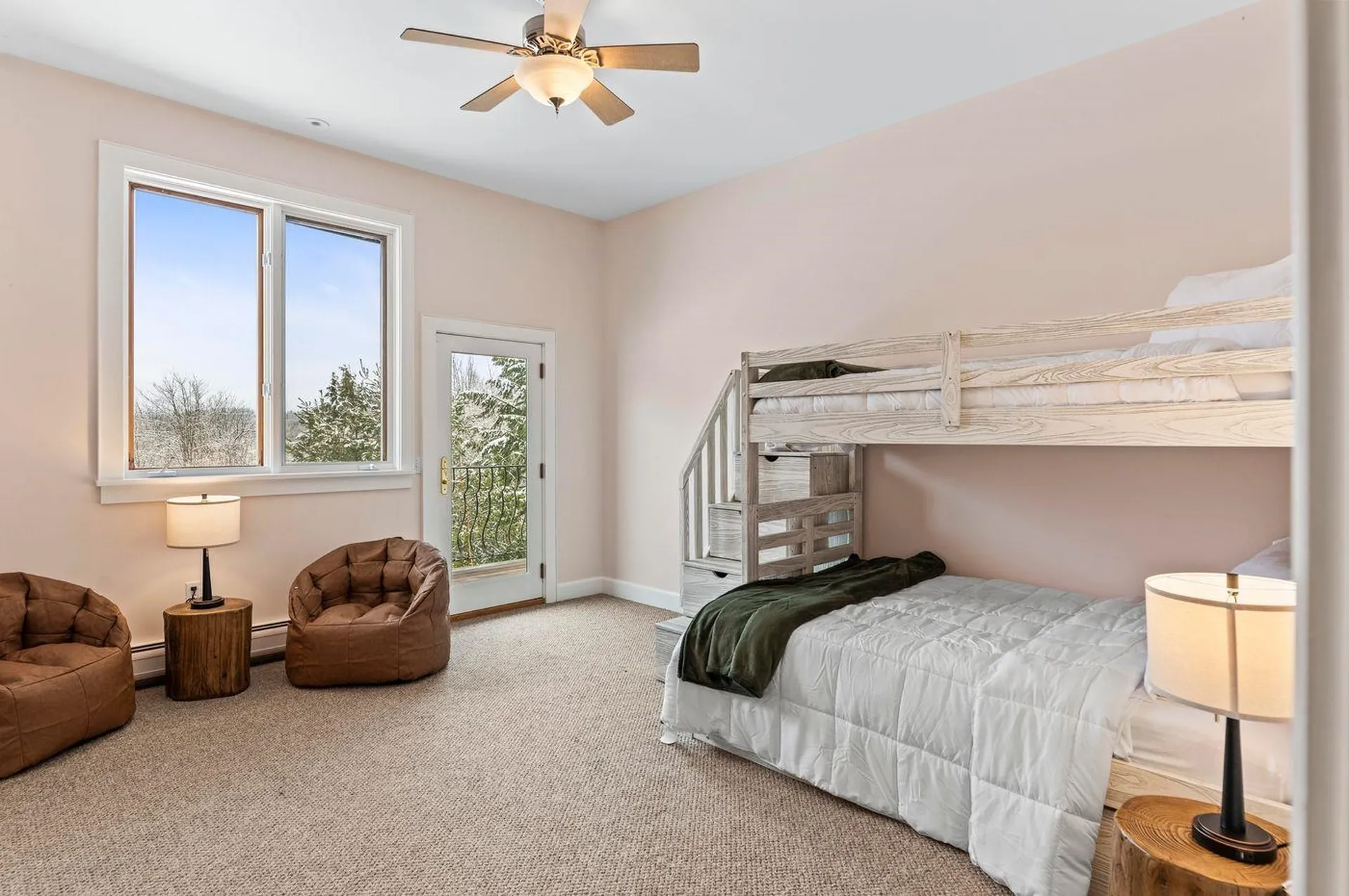 237 Points North Road Stowe VT 05672