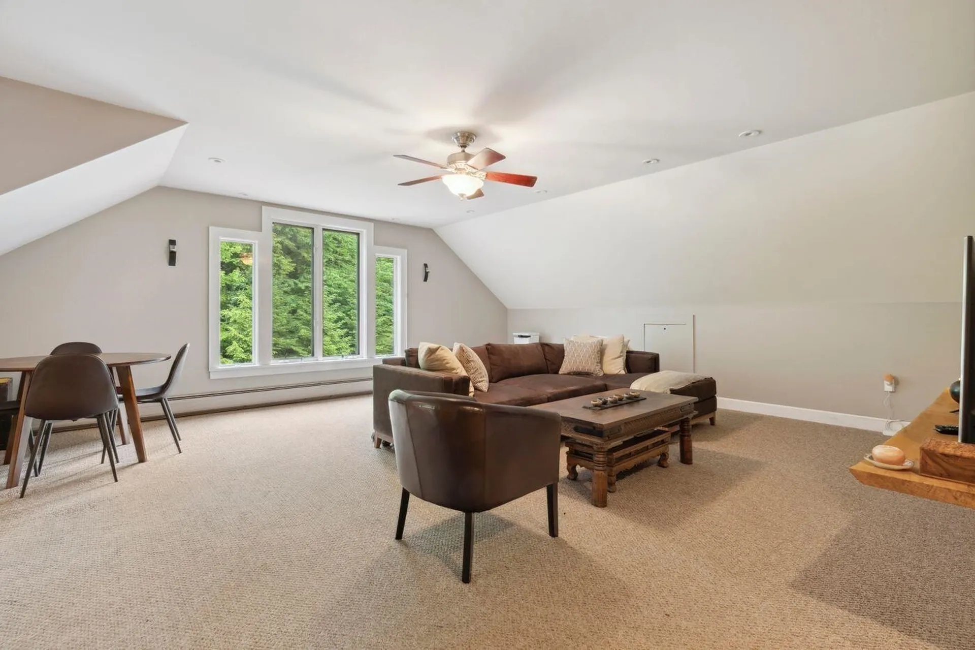 237 Points North Road Stowe VT 05672