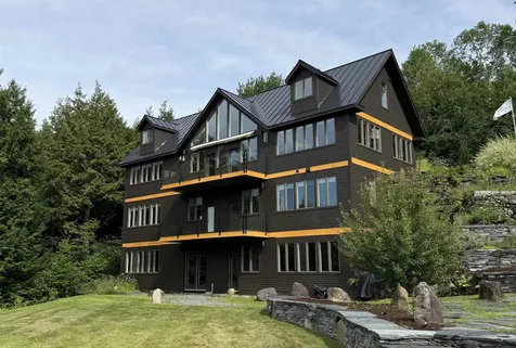 237 Points North Road Stowe VT 05672