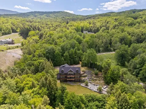 237 Points North Road Stowe VT 05672