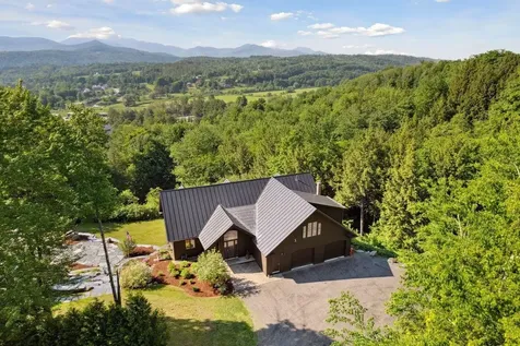 237 Points North Road Stowe VT 05672