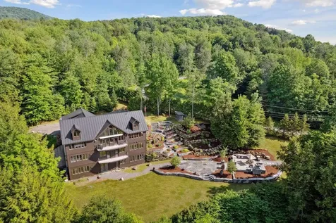 237 Points North Road Stowe VT 05672