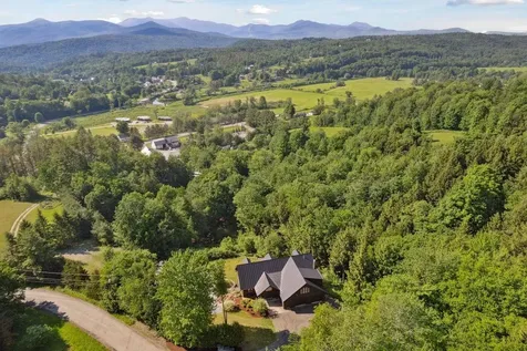 237 Points North Road Stowe VT 05672