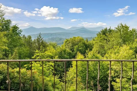 237 Points North Road Stowe VT 05672