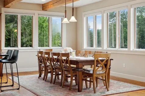 237 Points North Road Stowe VT 05672