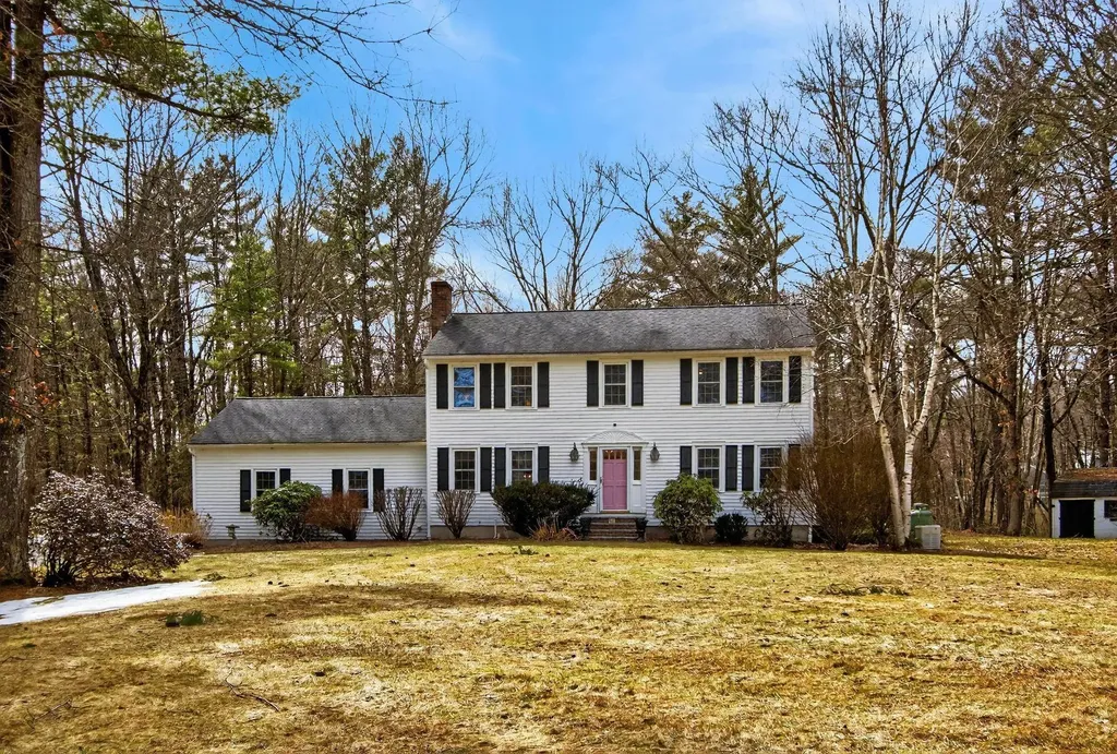 17 Kent Street Windham NH 03087