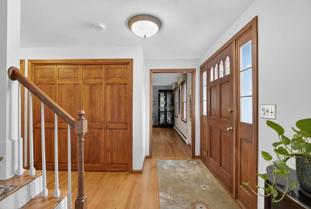 17 Kent Street Windham NH 03087