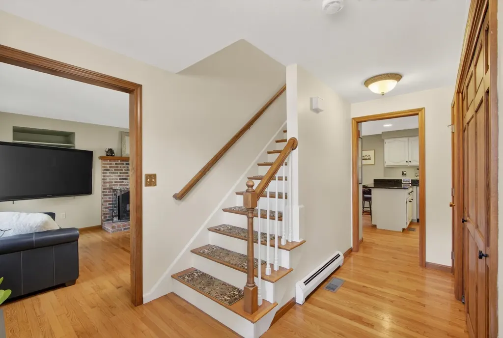 17 Kent Street Windham NH 03087