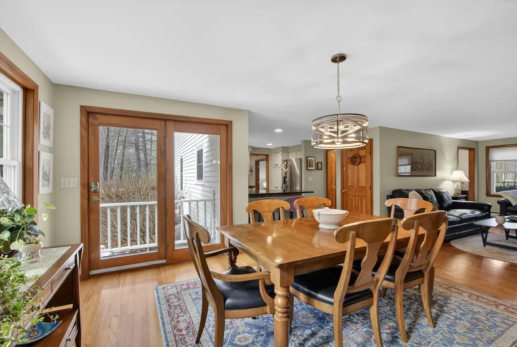 17 Kent Street Windham NH 03087