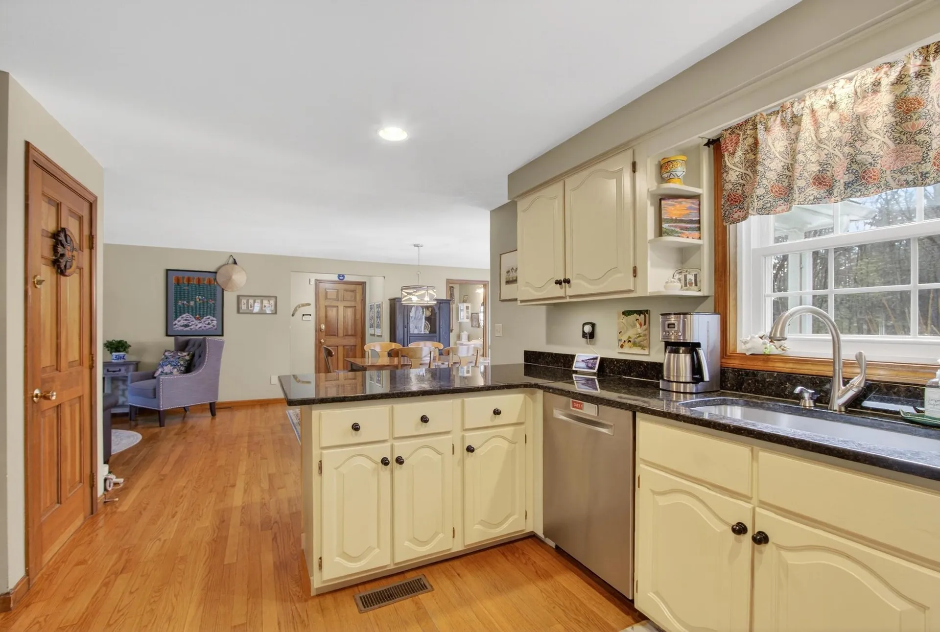17 Kent Street Windham NH 03087