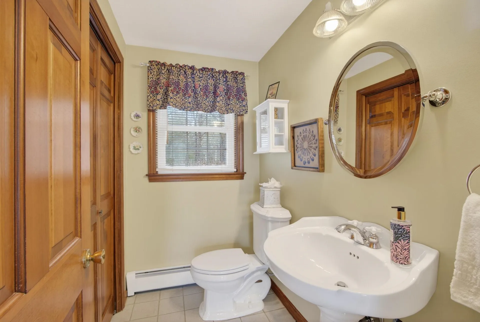 17 Kent Street Windham NH 03087