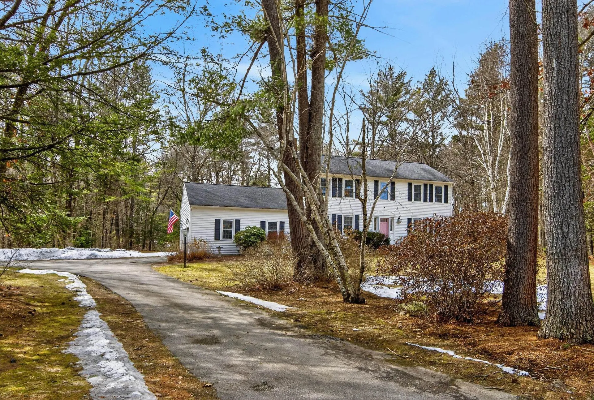 17 Kent Street Windham NH 03087